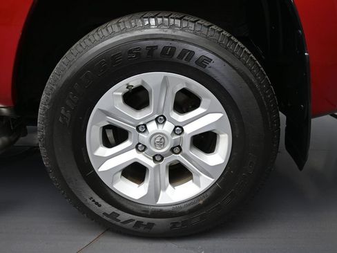 Used 2016 Toyota 4Runner SR5 AWD/4WD image 15