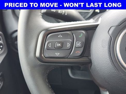 Used 2025 Jeep Wrangler Unlimited Rubicon AWD/4WD image 29