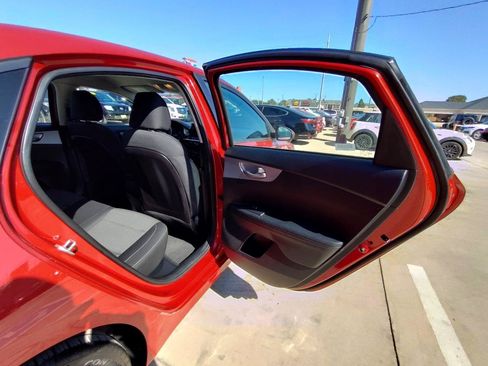 Used 2022 Kia Forte LXS FWD image 34