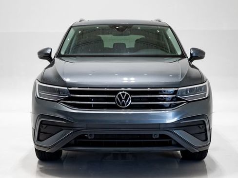 Used 2023 Volkswagen Tiguan SE FWD image 4