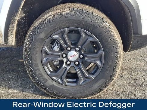 Used 2023 GMC Canyon Elevation image 11