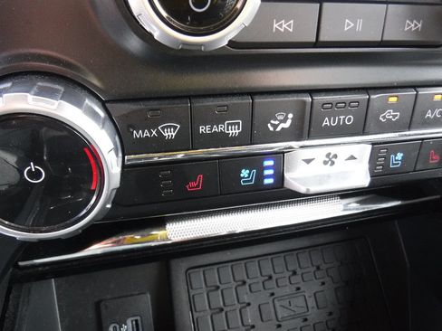 Used 2023 Ford F150 Platinum RWD image 25