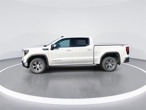 New 2026 GMC Sierra 1500 SLE image 5