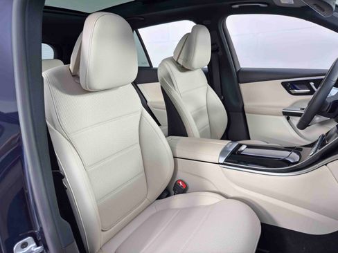 Used 2023 Mercedes-Benz GLC 300 4MATIC w/ Driver Assistance Package image 44