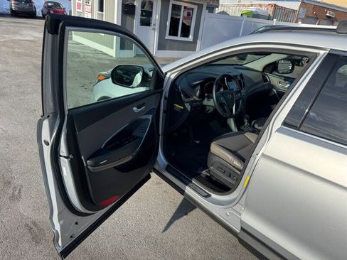 Used 2017 Hyundai Santa Fe SE w/ SE Premium Package 02 image 16