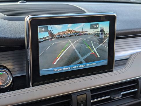 Used 2022 Lincoln Corsair AWD w/ Premium Package image 27