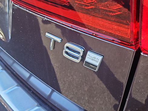 New 2026 Volvo XC60 T8 Plus w/ Protection Package Premier image 4