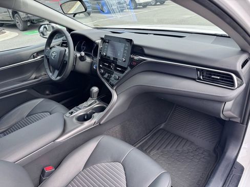 Used 2021 Toyota Camry SE image 22