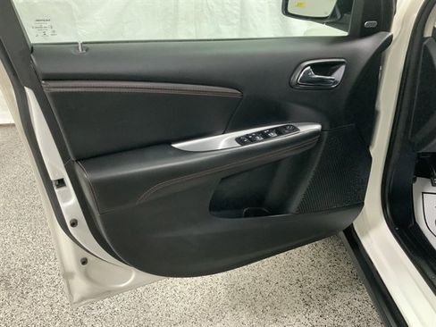 Used 2016 Dodge Journey R/T image 15