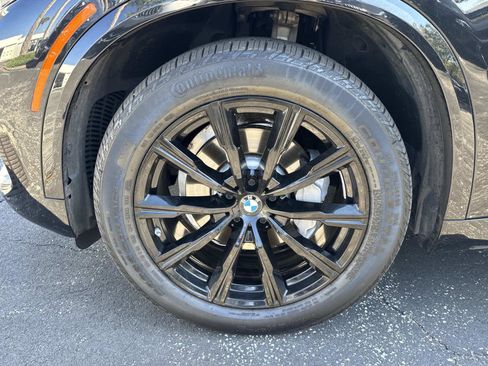 Used 2022 BMW X5 xDrive40i w/ M Sport Package image 10