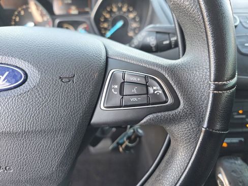 Used 2019 Ford Escape S image 25