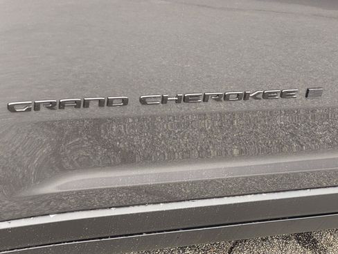 New 2025 Jeep Grand Cherokee Limited AWD/4WD image 14