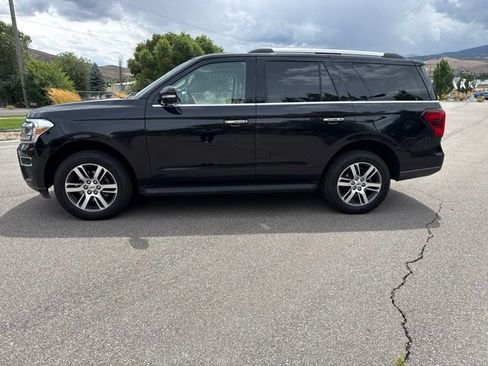 Used 2024 Ford Expedition Limited AWD/4WD image 3