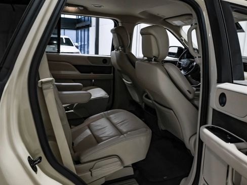 Used 2018 Lincoln Navigator Select w/ Technology Package image 37