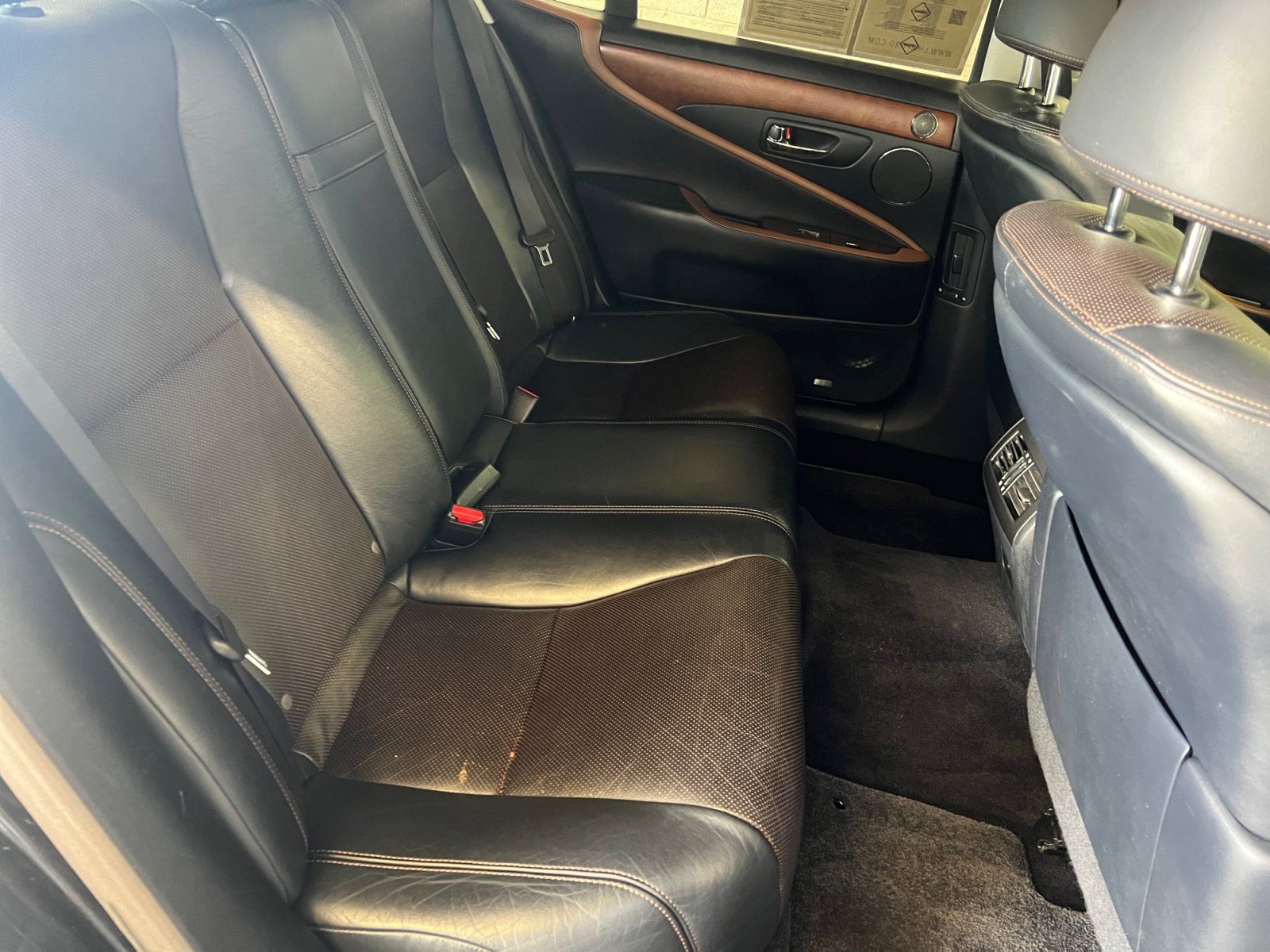 Used 2011 Lexus LS 460 w/ Sport Pkg RWD image 28