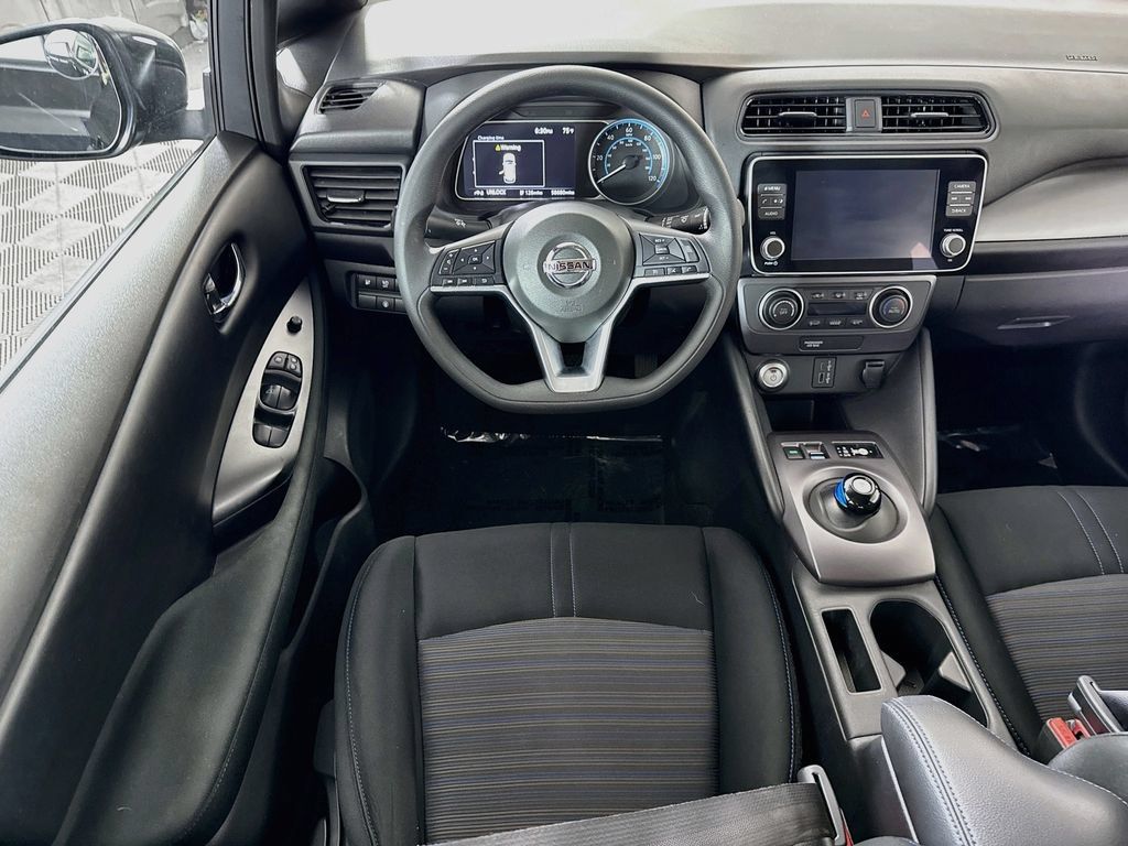 Used 2022 Nissan Leaf S FWD image 4