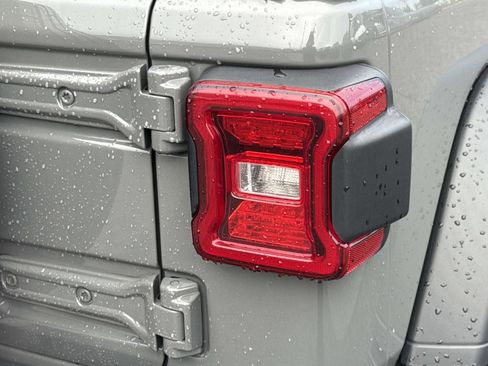 Used 2020 Jeep Wrangler Unlimited Sport S image 22