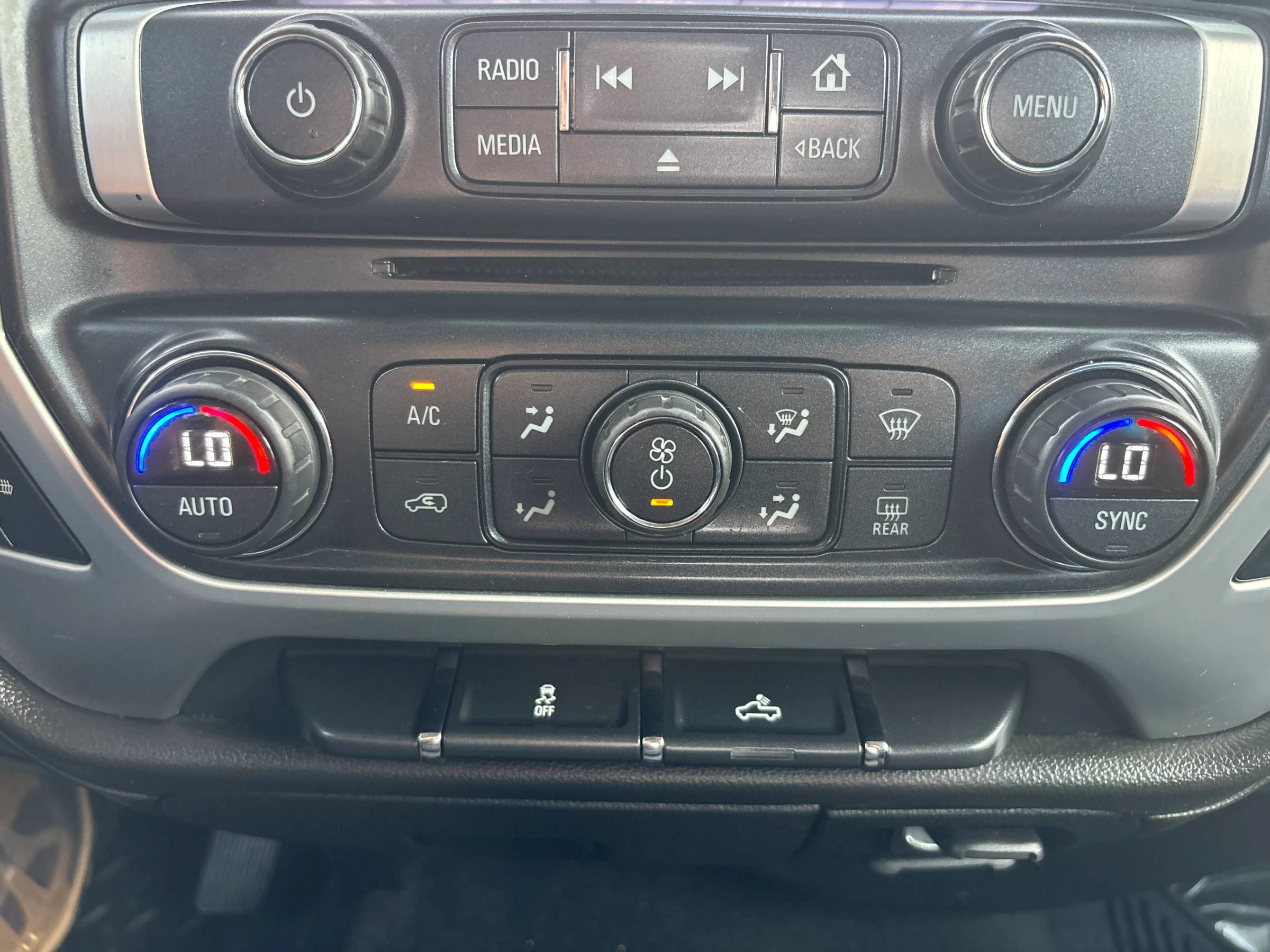 Used 2016 GMC Sierra 1500 SLE w/ SLE Value Package AWD/4WD image 32