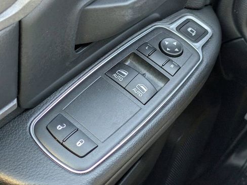 Used 2024 RAM 2500 Tradesman w/ Chrome Appearance Group image 25