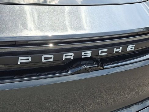 Used 2025 Porsche Macan Electric RWD image 32