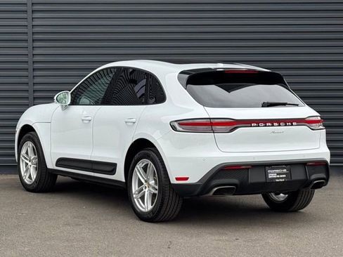 Certified 2025 Porsche Macan AWD/4WD image 3