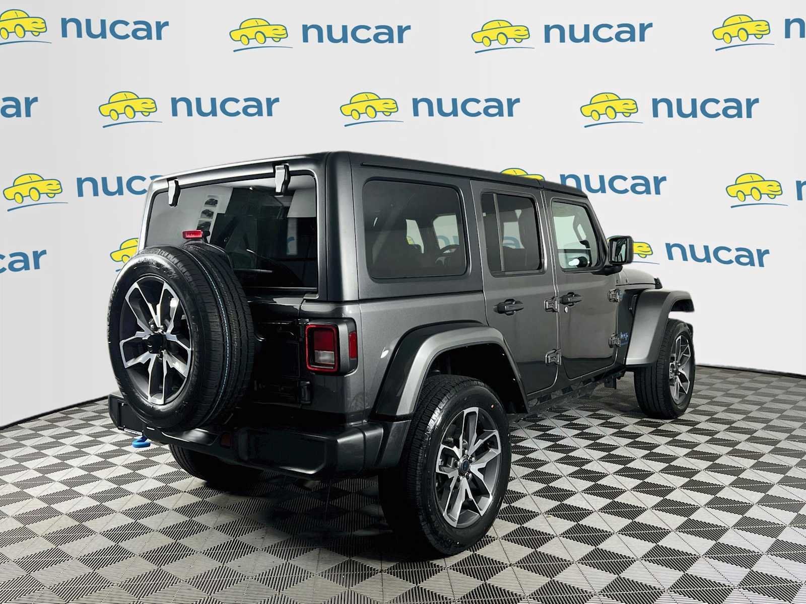 Used 2024 Jeep Wrangler Unlimited AWD/4WD image 7