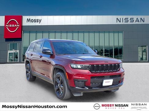 Used 2024 Jeep Grand Cherokee L Altitude image 1