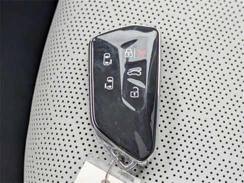 New 2025 Volkswagen ID. Buzz Pro S Plus image 31