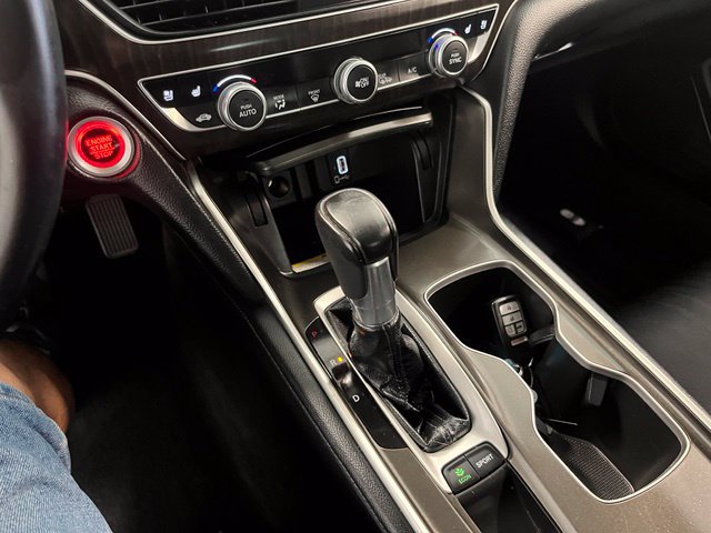Used 2018 Honda Accord Touring image 30