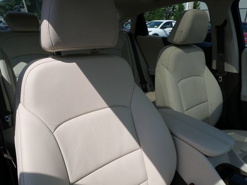 Used 2022 Chevrolet Malibu Premier FWD image 19