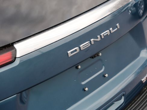 New 2026 GMC Yukon XL Denali image 9