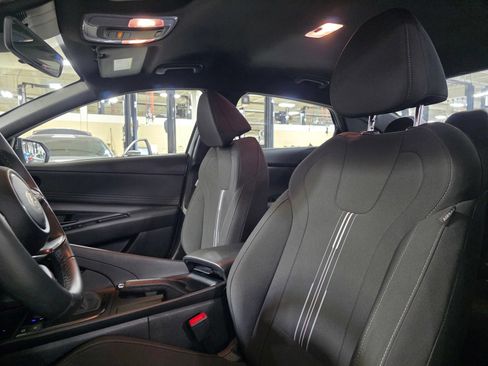 Certified 2025 Hyundai Elantra Sport FWD image 22