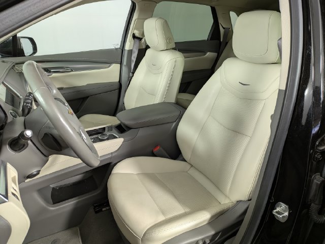 Used 2024 Cadillac XT5 Premium Luxury FWD image 9