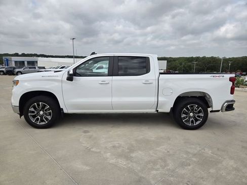 Used 2024 Chevrolet Silverado 1500 LT AWD/4WD image 5