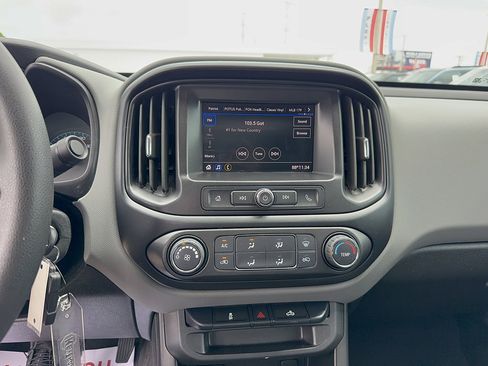 Used 2022 Chevrolet Colorado W/T w/ Custom Special Edition RWD image 21