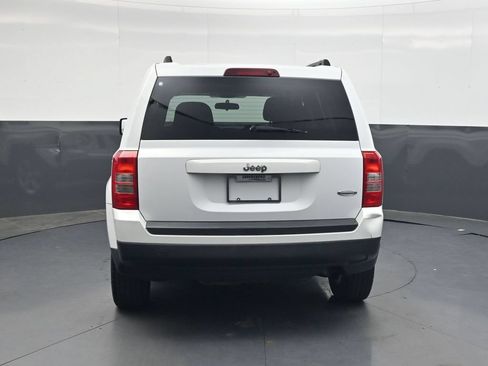 Used 2015 Jeep Patriot Latitude FWD image 5