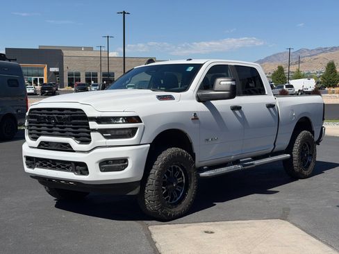 Used 2025 RAM 2500 Big Horn AWD/4WD image 6