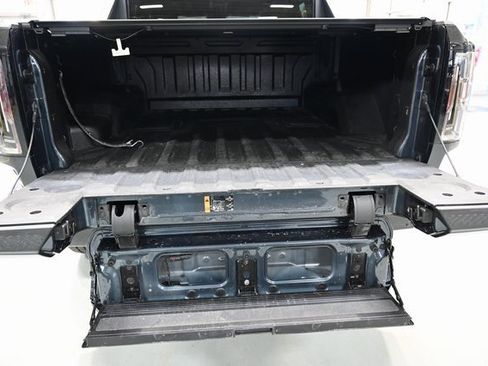 Used 2025 GMC Hummer EV 2X w/ LPO, Dark Essentials Package image 8