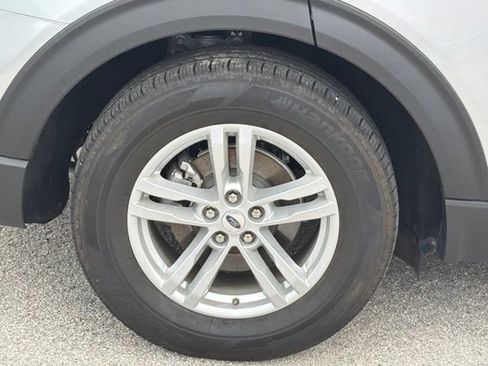 Used 2023 Ford Explorer XLT w/ Equipment Group 202A RWD image 10