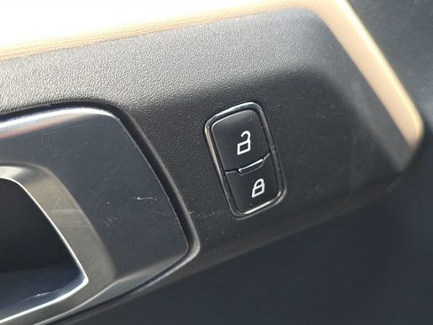 Used 2023 Ford Bronco Wildtrak AWD/4WD image 12