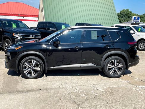 Used 2024 Nissan Rogue SL w/ SL Premium Package FWD image 3