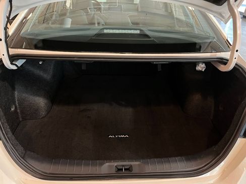 Used 2025 Nissan Altima 2.5 SV FWD image 26