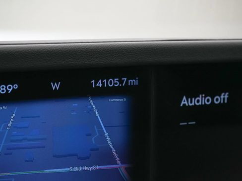 Used 2025 Lincoln Nautilus Premier AWD/4WD image 28
