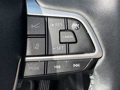 Certified 2025 Toyota Highlander LE FWD image 22