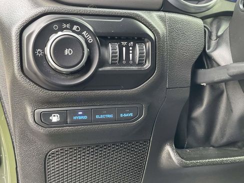 Used 2022 Jeep Wrangler Unlimited Rubicon 4xe image 25