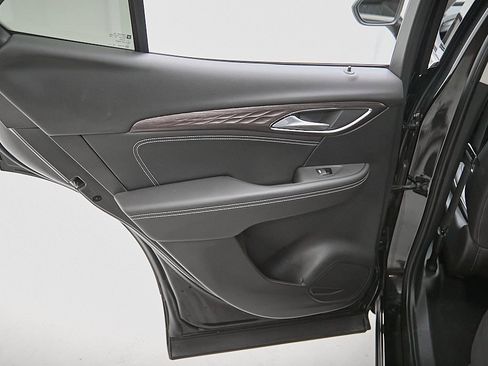 Used 2023 Buick Envision Avenir image 22