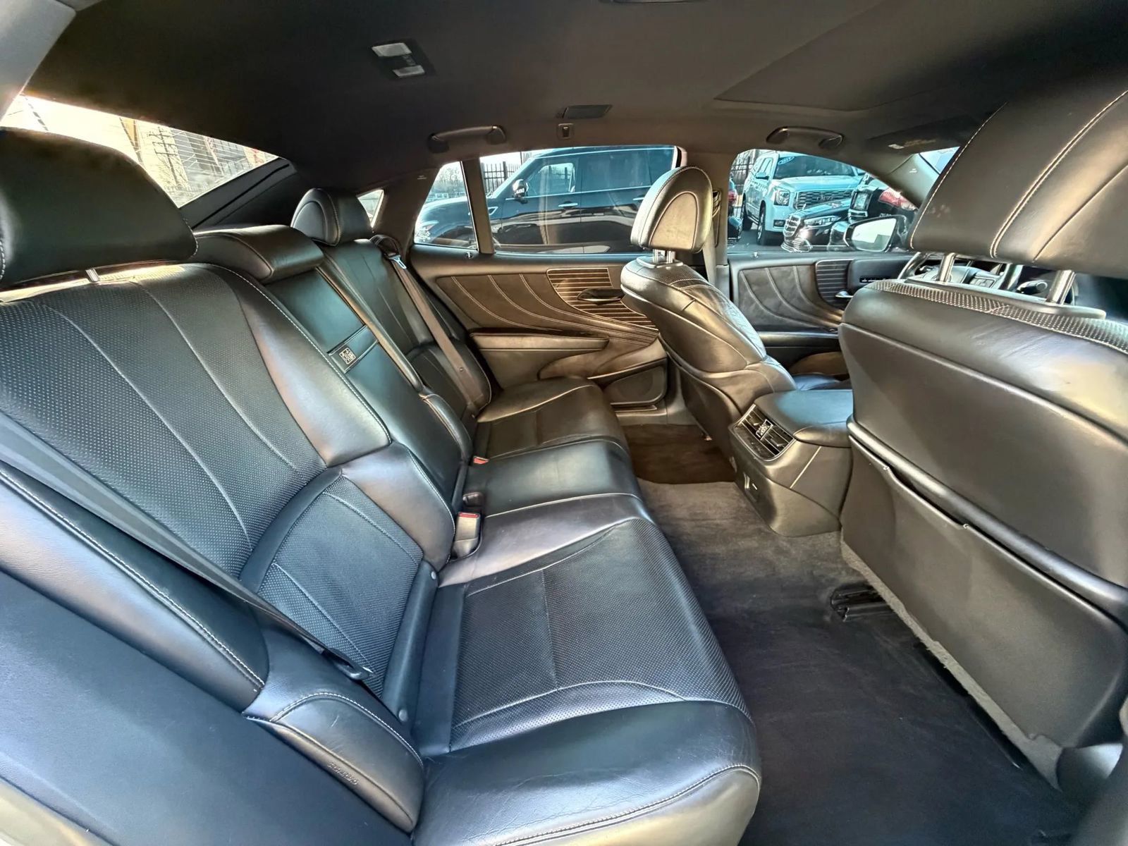 Used 2018 Lexus LS 500 AWD w/ Accessory Package (Z2) image 43