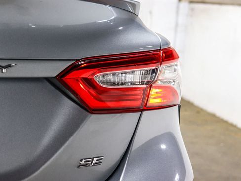 Certified 2020 Toyota Camry SE FWD image 11