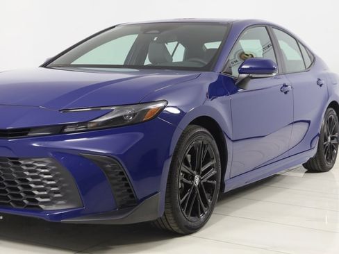 Used 2025 Toyota Camry SE image 52