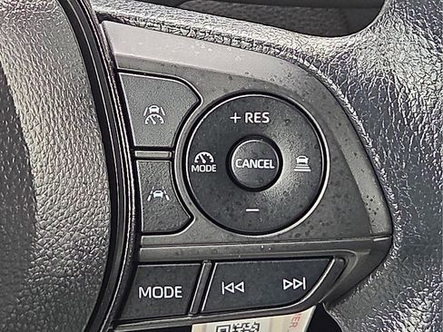 Used 2025 Toyota Corolla LE image 20